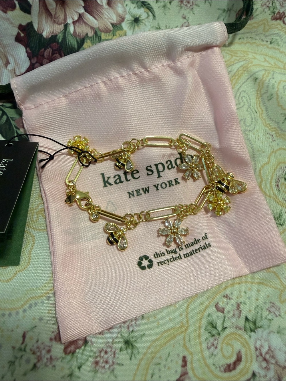 🐝 KATE SPADE All Abuzz Gold Bee & Flower Charm Bracelet - NWT 🐝 🌹 - Picture 3 of 3